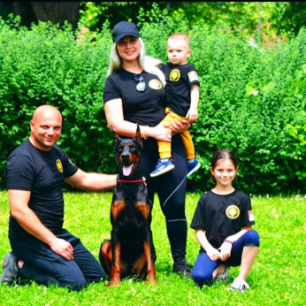 Doberman GYÖNYÖRŰ kutyusok